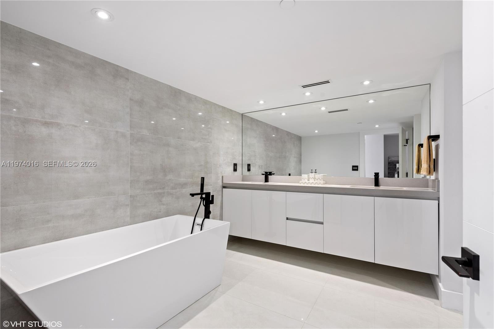 19707 Turnberry Way #28J Aventura, FL 33180