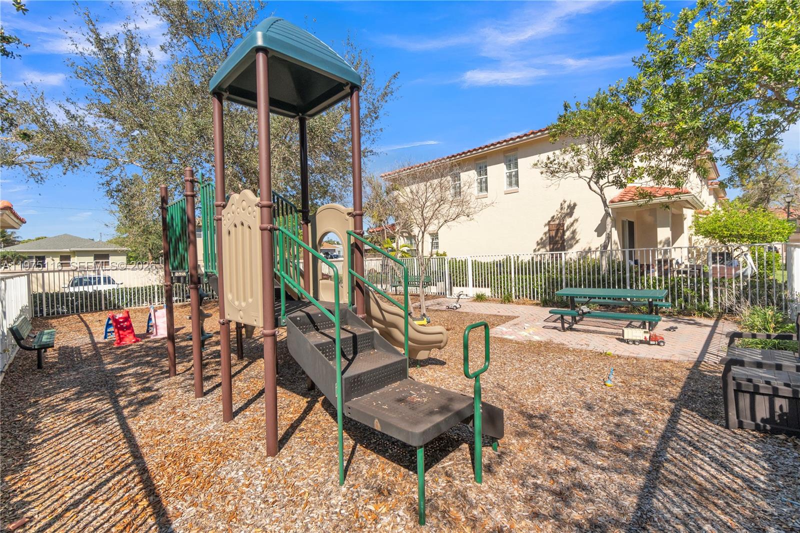 1019 W Longport Cir #5A Delray Beach, FL 33444