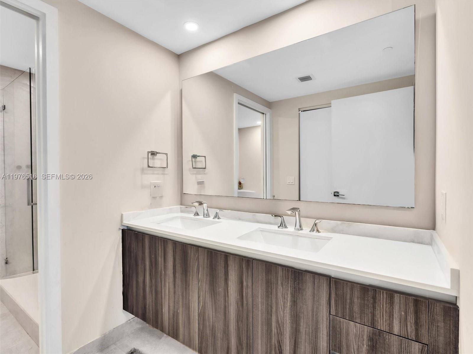 image Aria on the Bay21