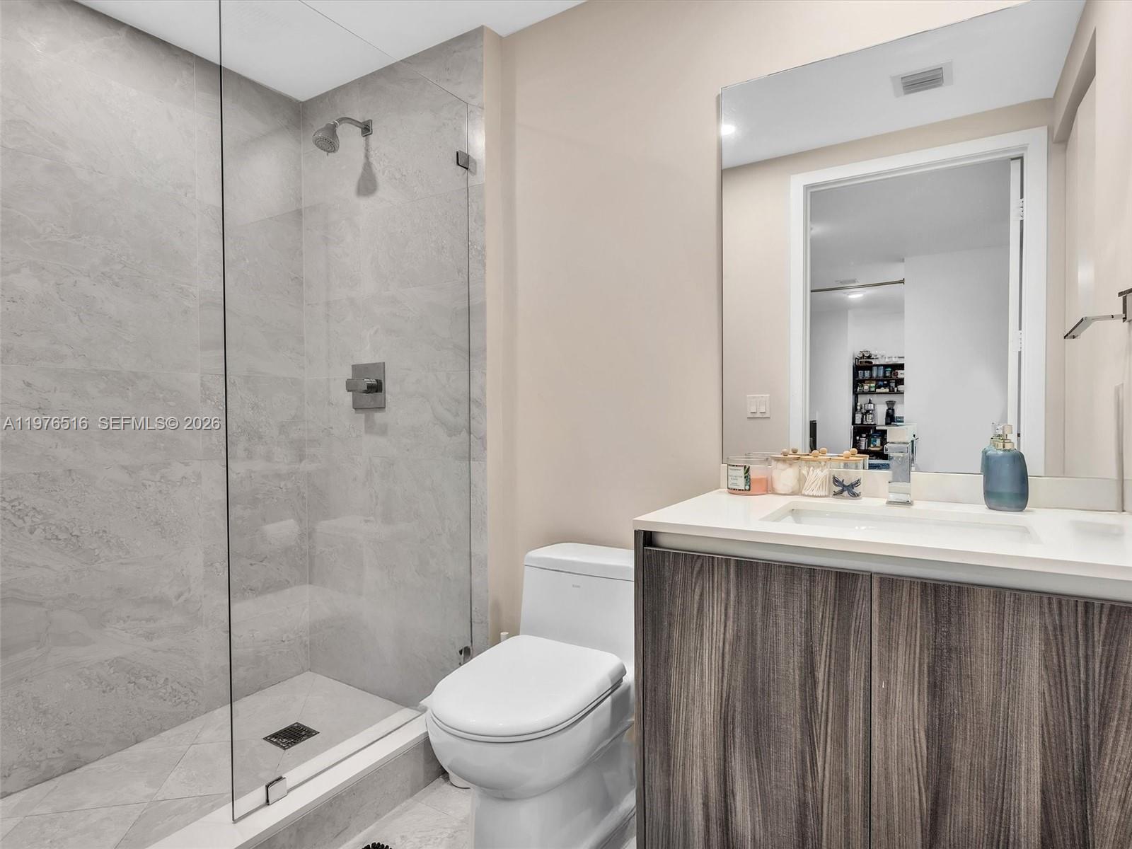 image Aria on the Bay32