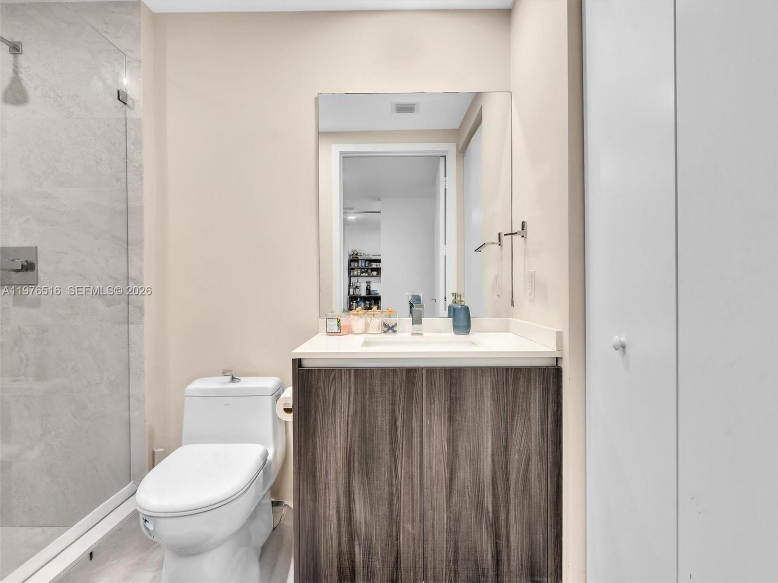 image Aria on the Bay33