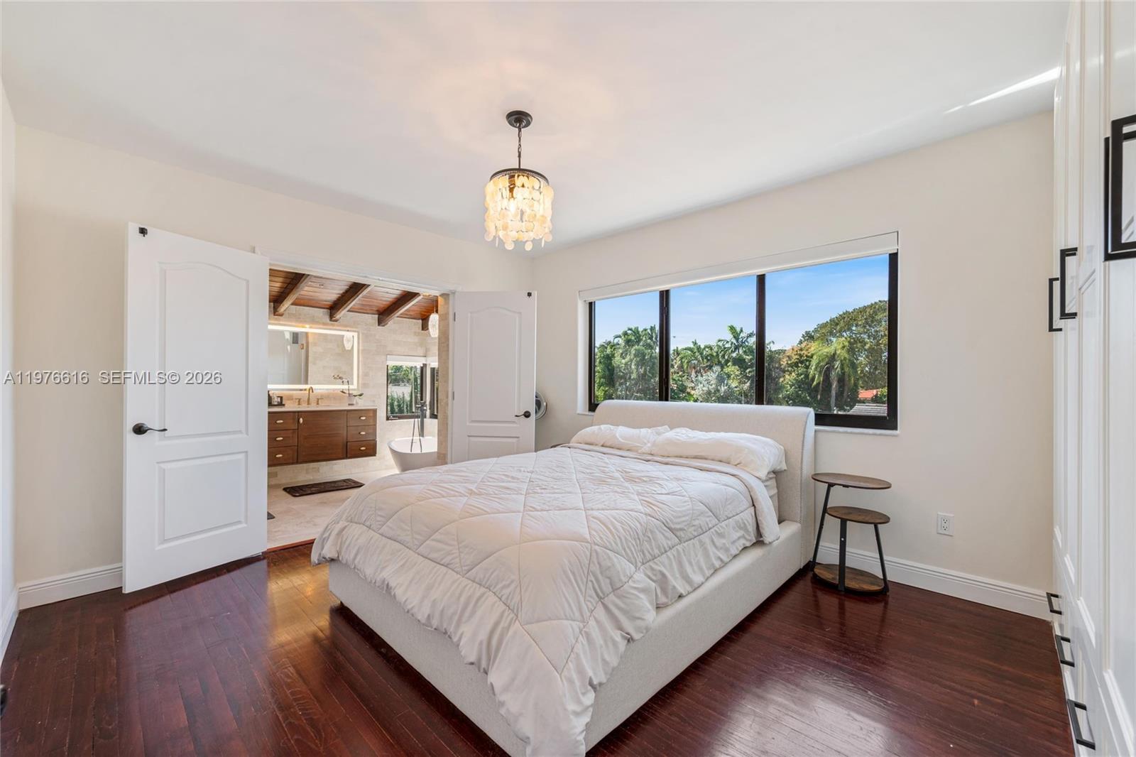 5135 Alton Rd Miami Beach, FL 33140