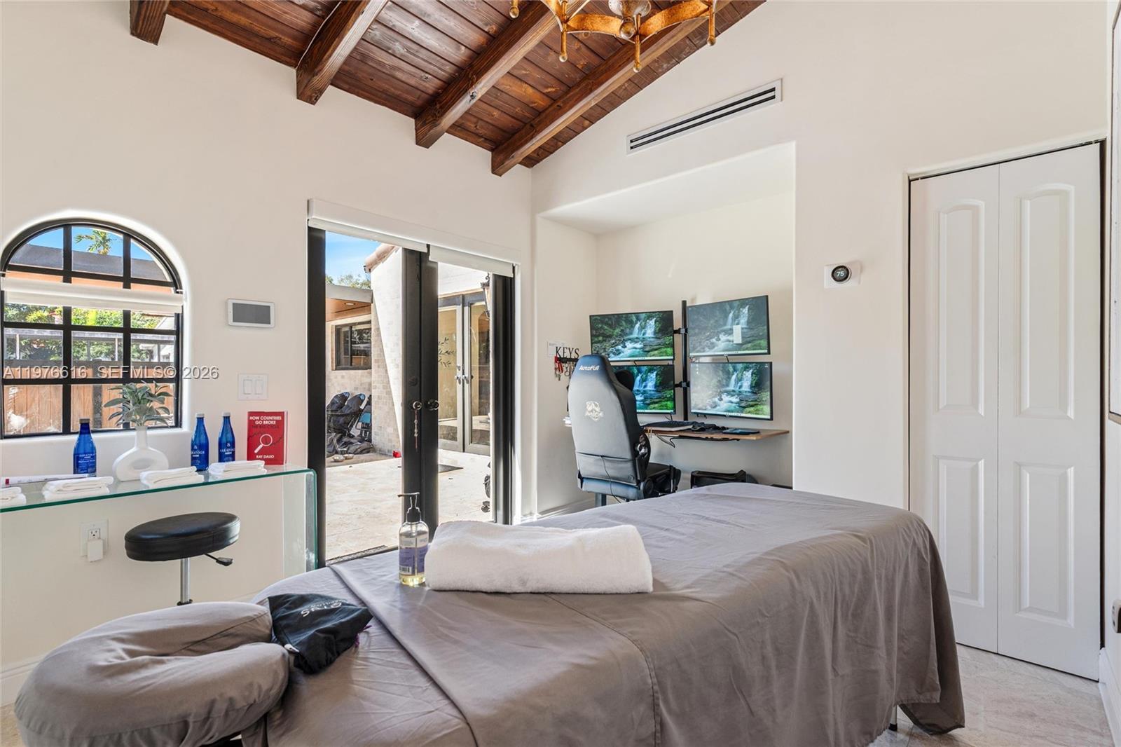 5135 Alton Rd Miami Beach, FL 33140