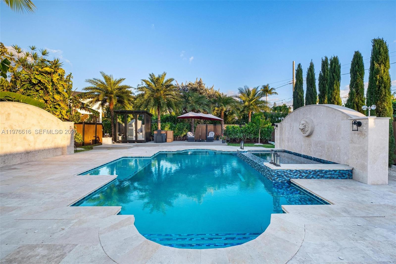 5135 Alton Rd Miami Beach, FL 33140