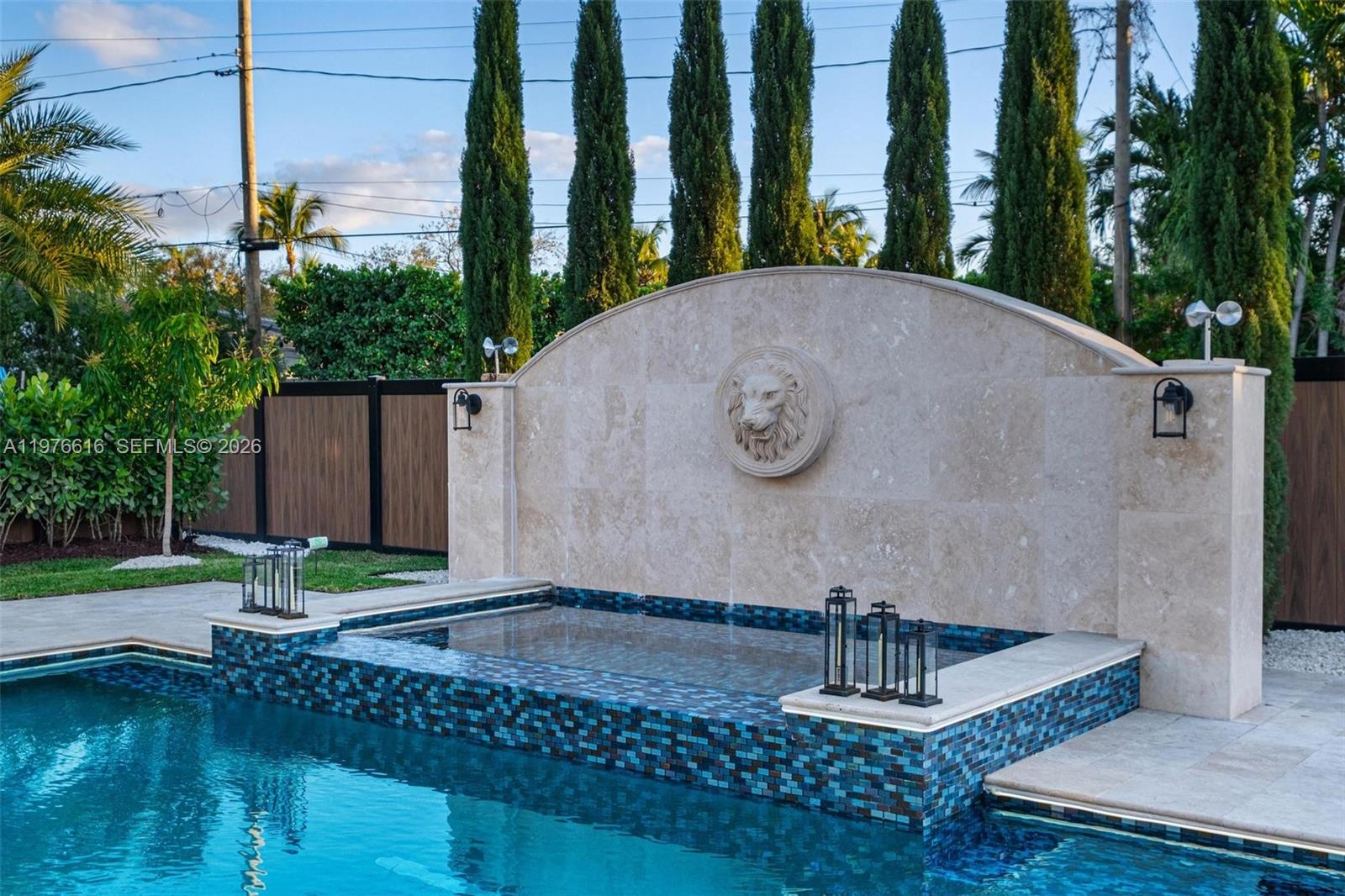 5135 Alton Rd Miami Beach, FL 33140