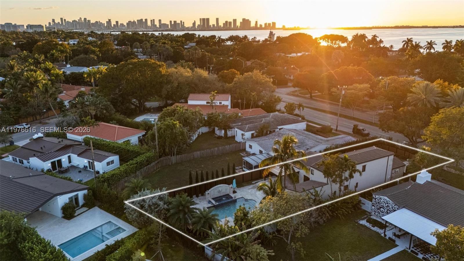 5135 Alton Rd Miami Beach, FL 33140