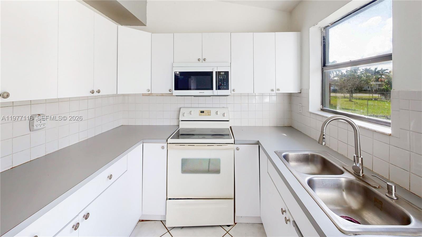 1610 NW 9th Ct Homestead, FL 33030