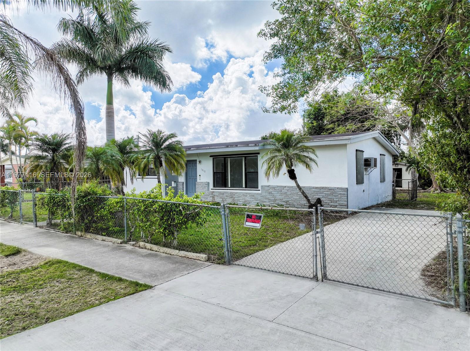 1610 NW 9th Ct Homestead, FL 33030