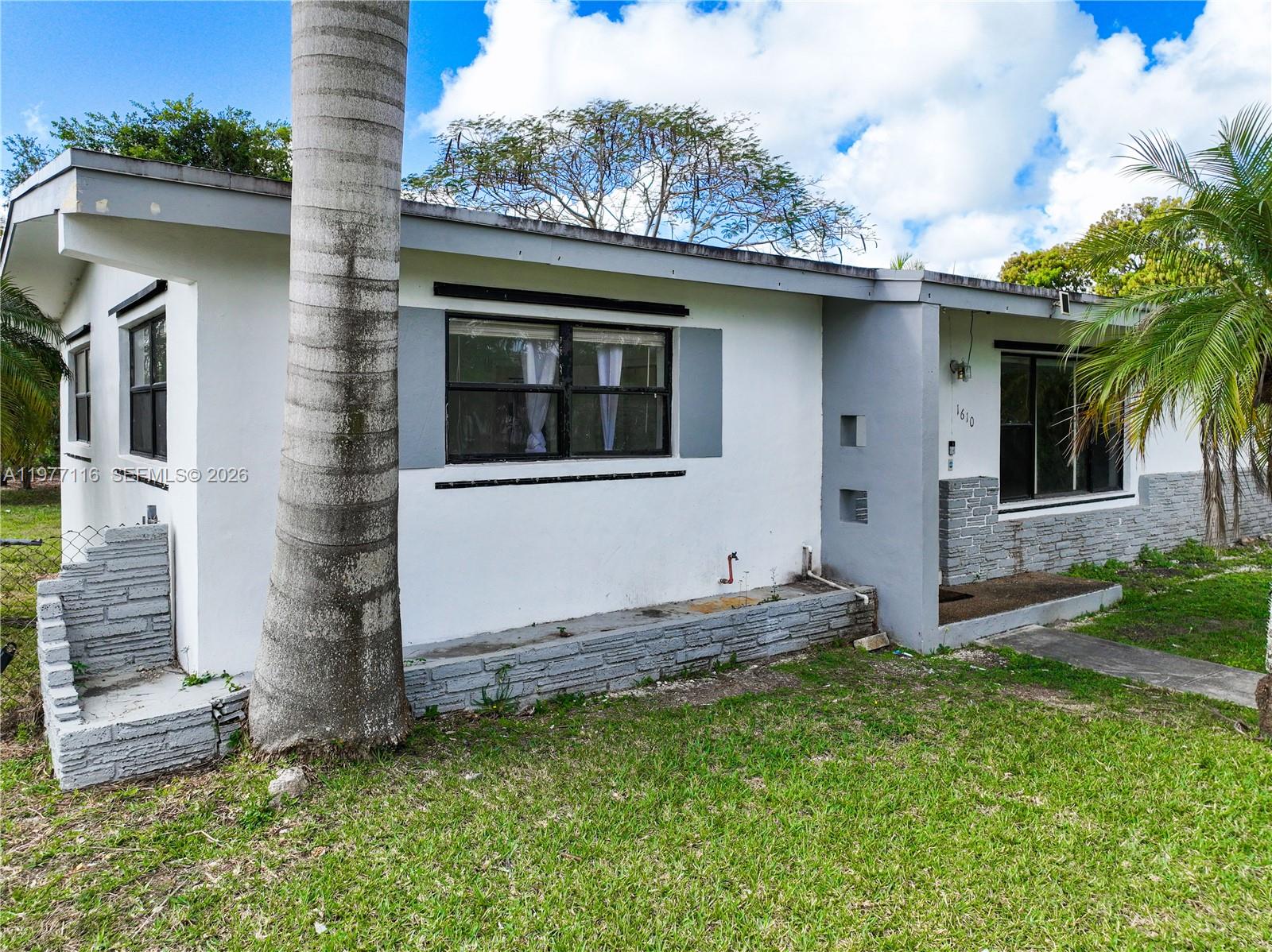 1610 NW 9th Ct Homestead, FL 33030