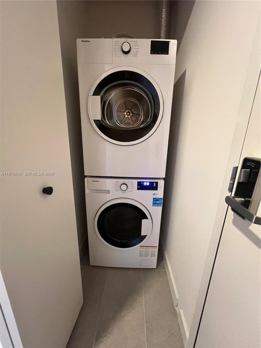 121 NE 5th St #3400 Miami, FL 33132