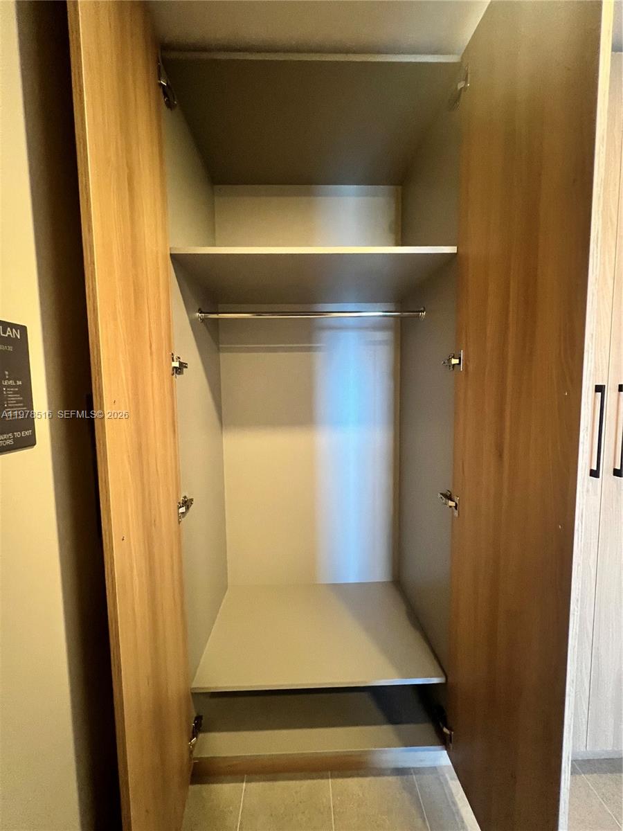 121 NE 5th St #3400 Miami, FL 33132