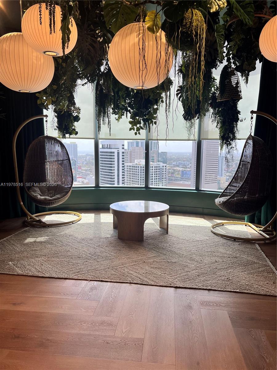 121 NE 5th St #3400 Miami, FL 33132