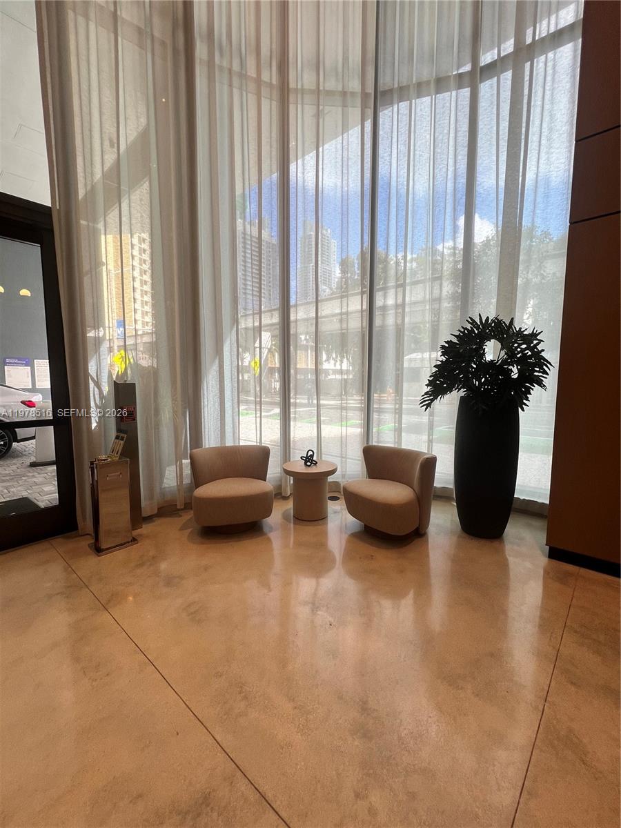 121 NE 5th St #3400 Miami, FL 33132