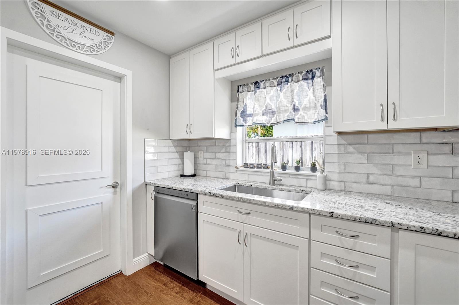 4621 NE 2nd Ave Oakland Park, FL 33334