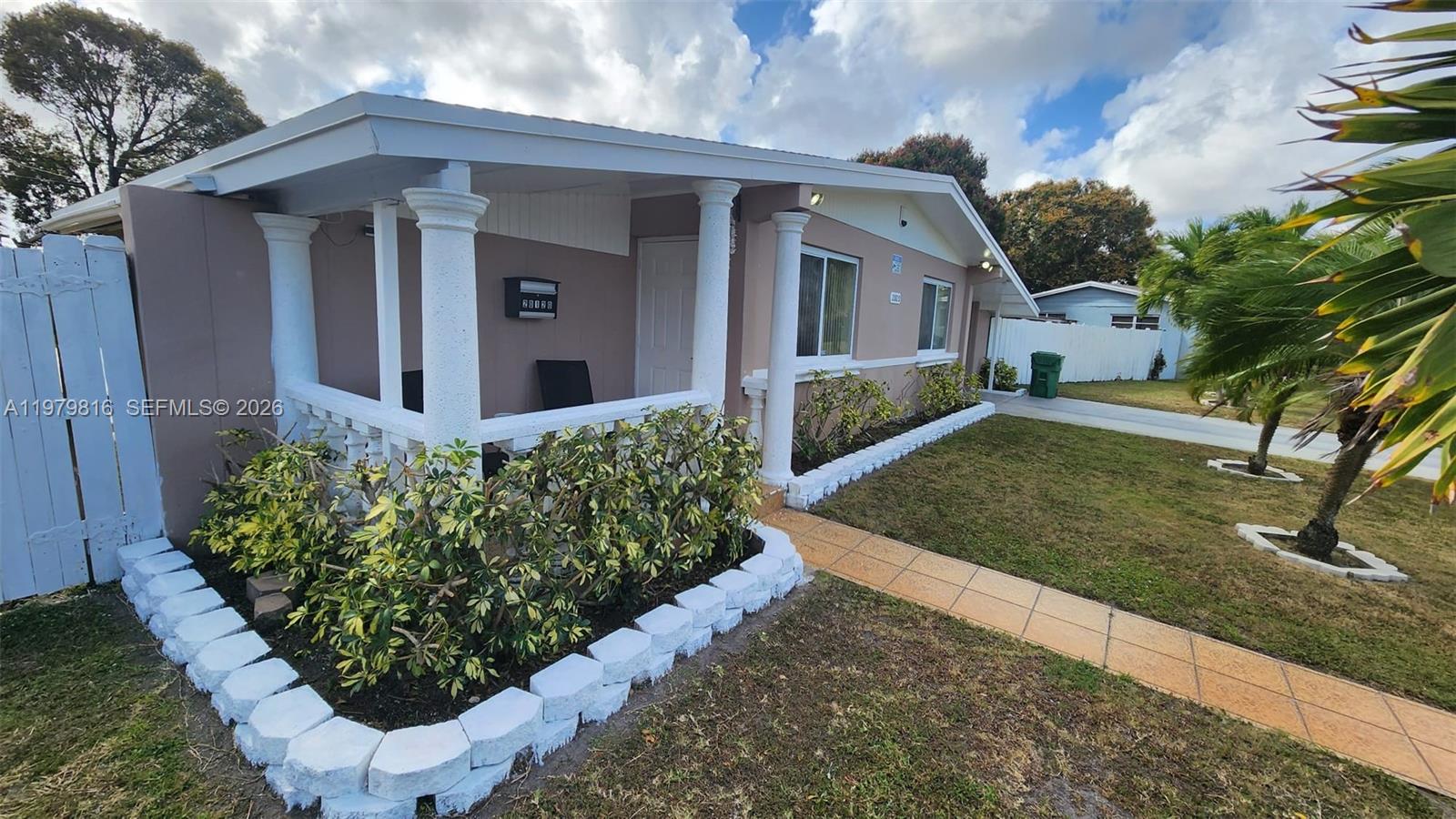 20120 NW 11th Ct Miami Gardens, FL 33169