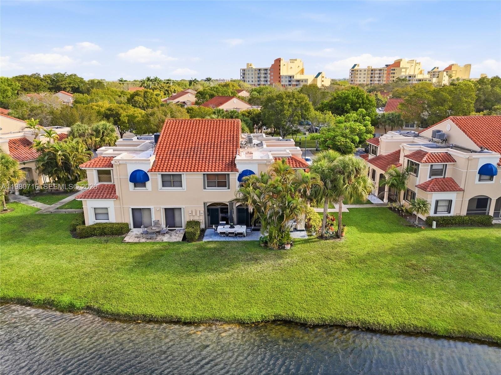 567 Racquet Clb Rd #18 Weston, FL 33326