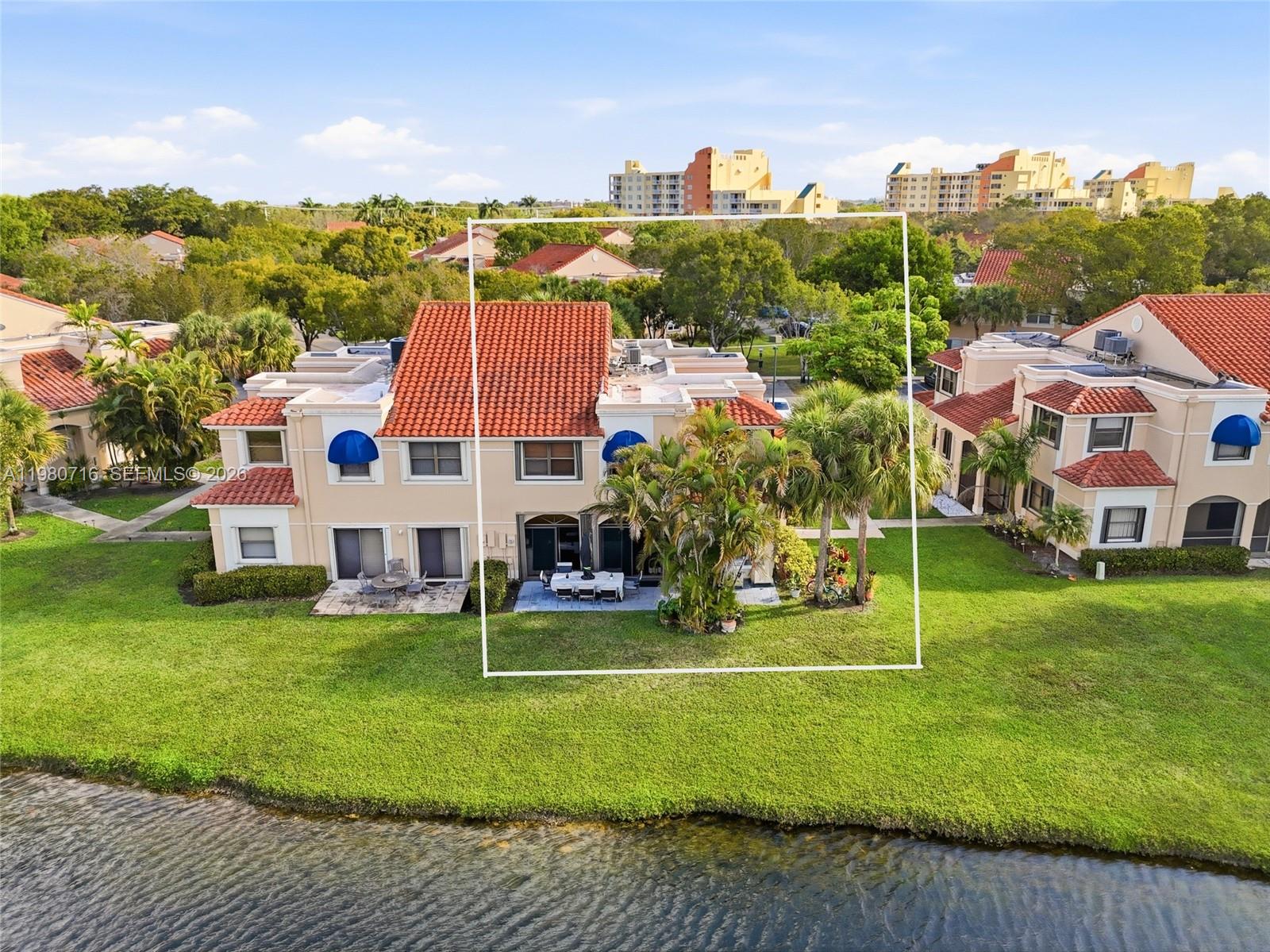 567 Racquet Clb Rd #18 Weston, FL 33326