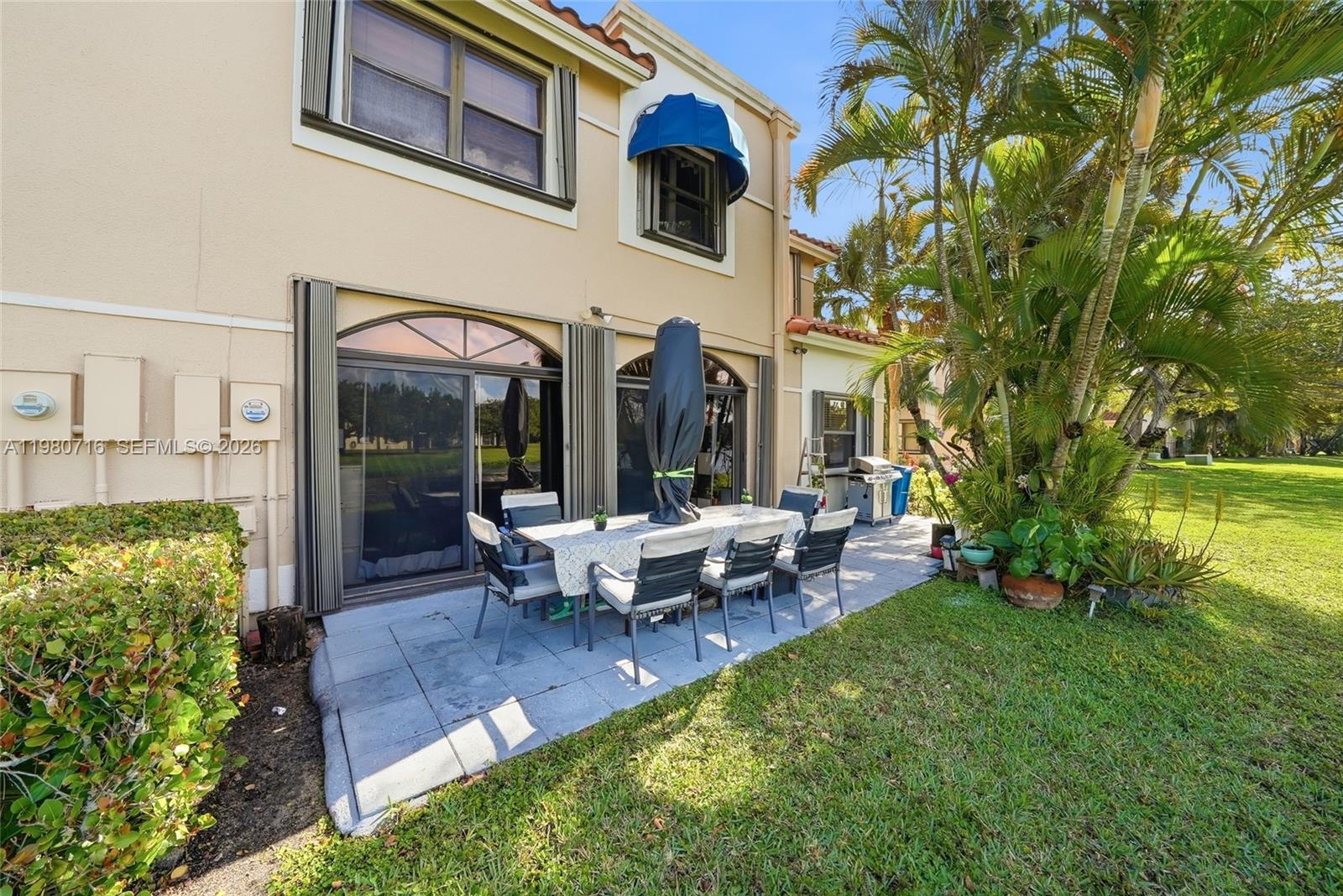 567 Racquet Clb Rd #18 Weston, FL 33326