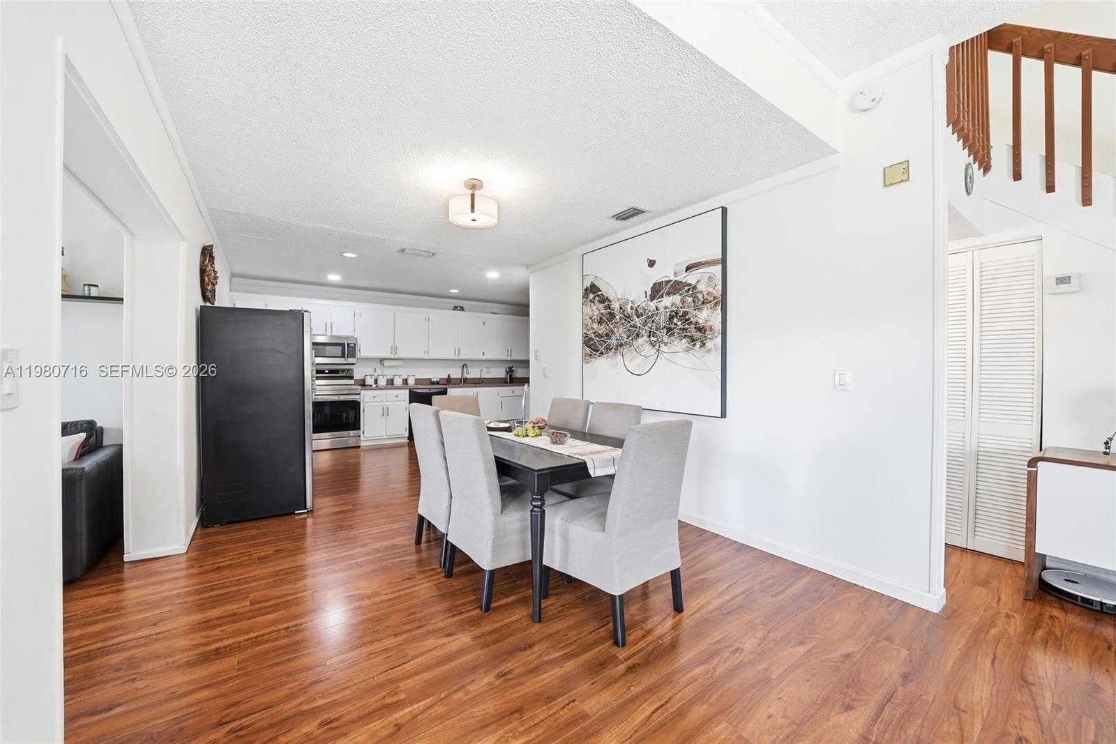 567 Racquet Clb Rd #18 Weston, FL 33326