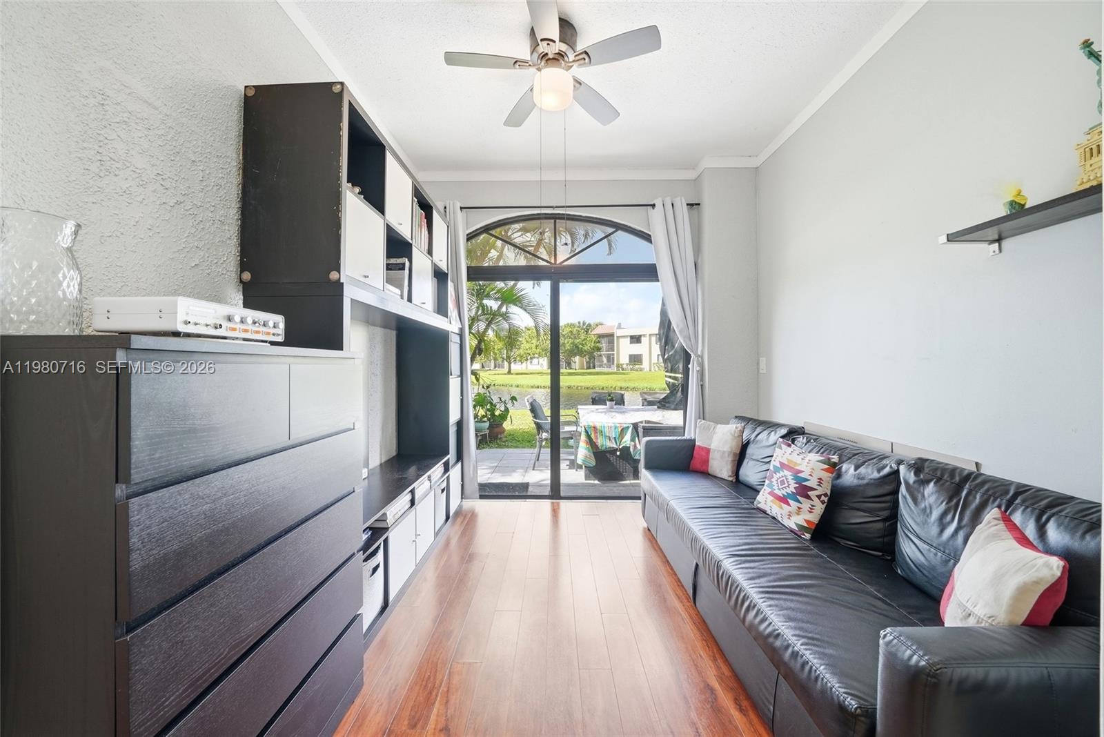 567 Racquet Clb Rd #18 Weston, FL 33326