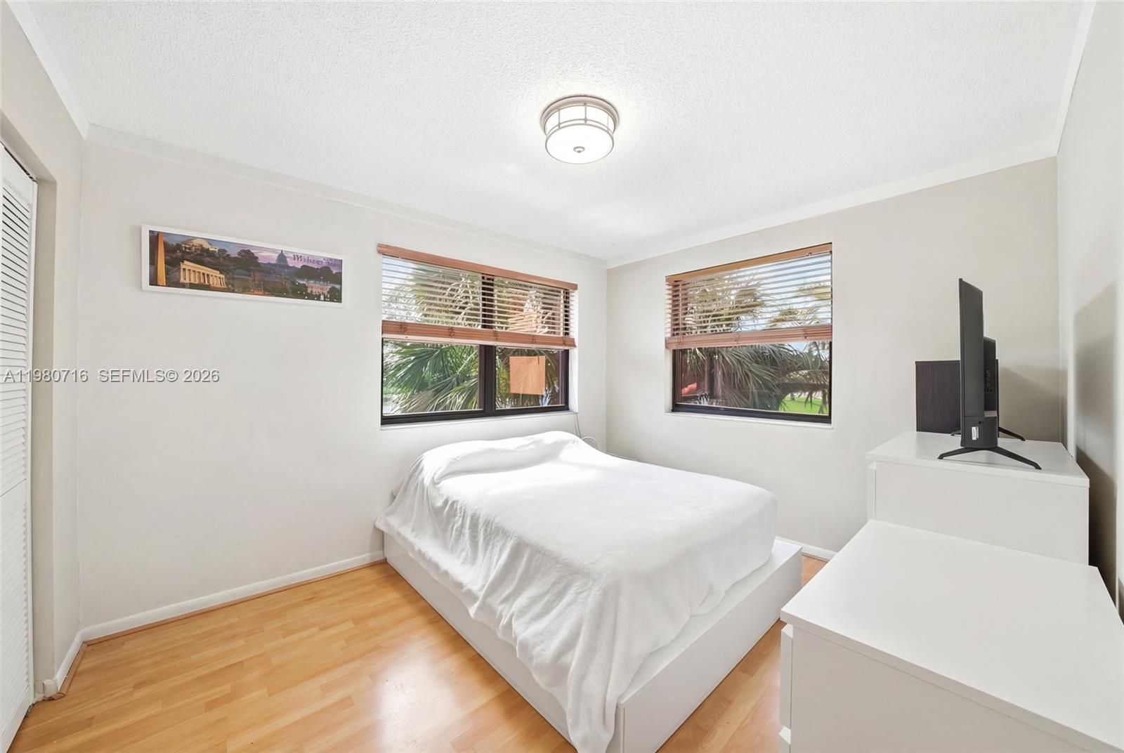 567 Racquet Clb Rd #18 Weston, FL 33326