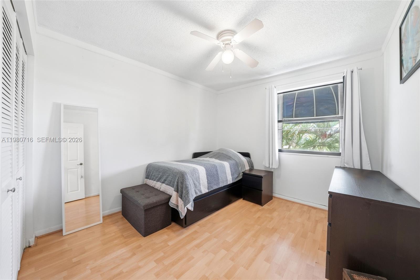 567 Racquet Clb Rd #18 Weston, FL 33326