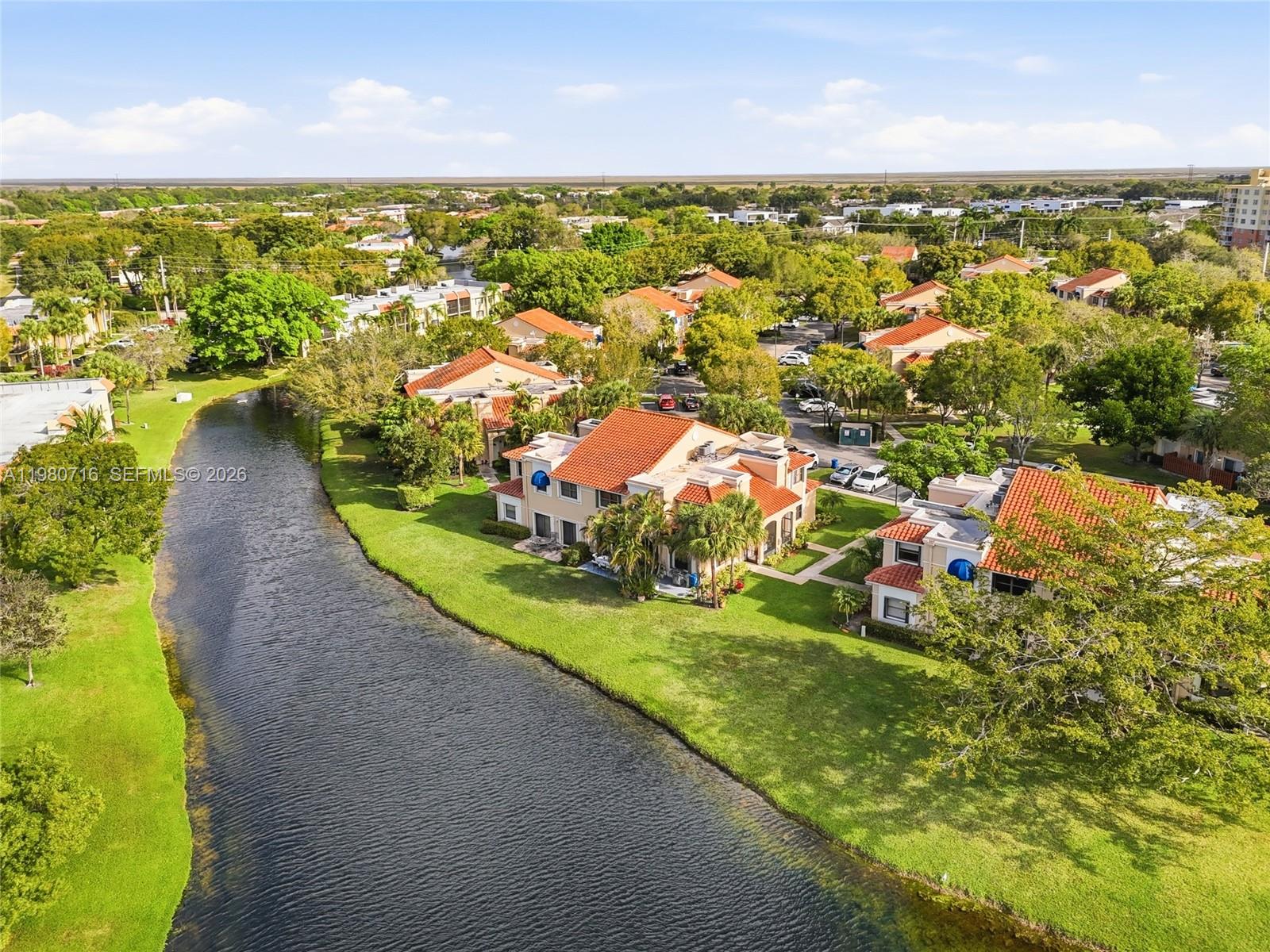 567 Racquet Clb Rd #18 Weston, FL 33326