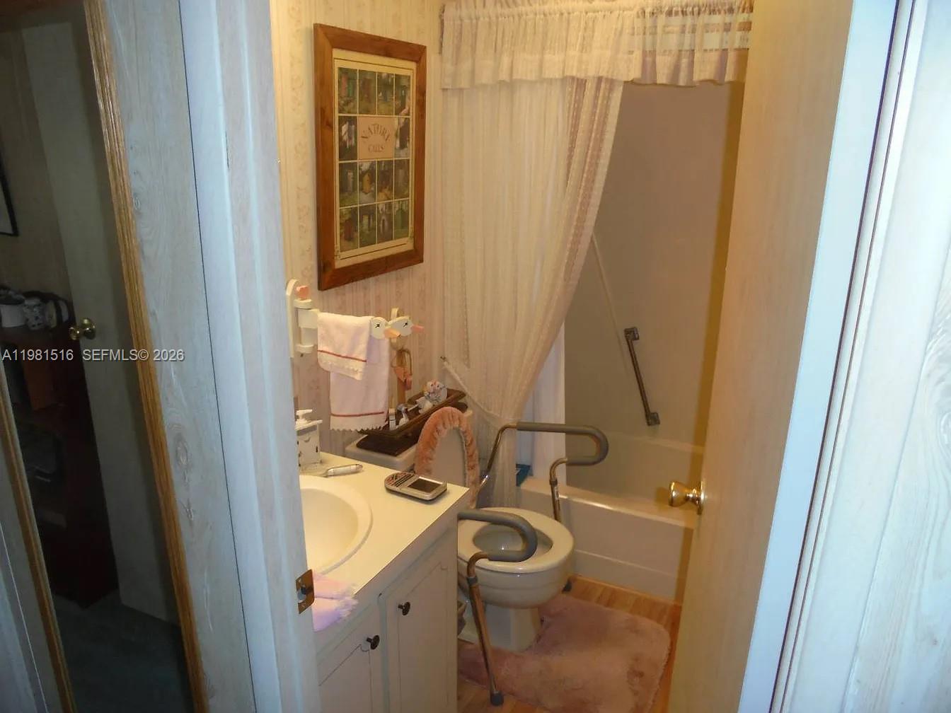 215 Laurelcrest Cir Valrico Other, FL 33594