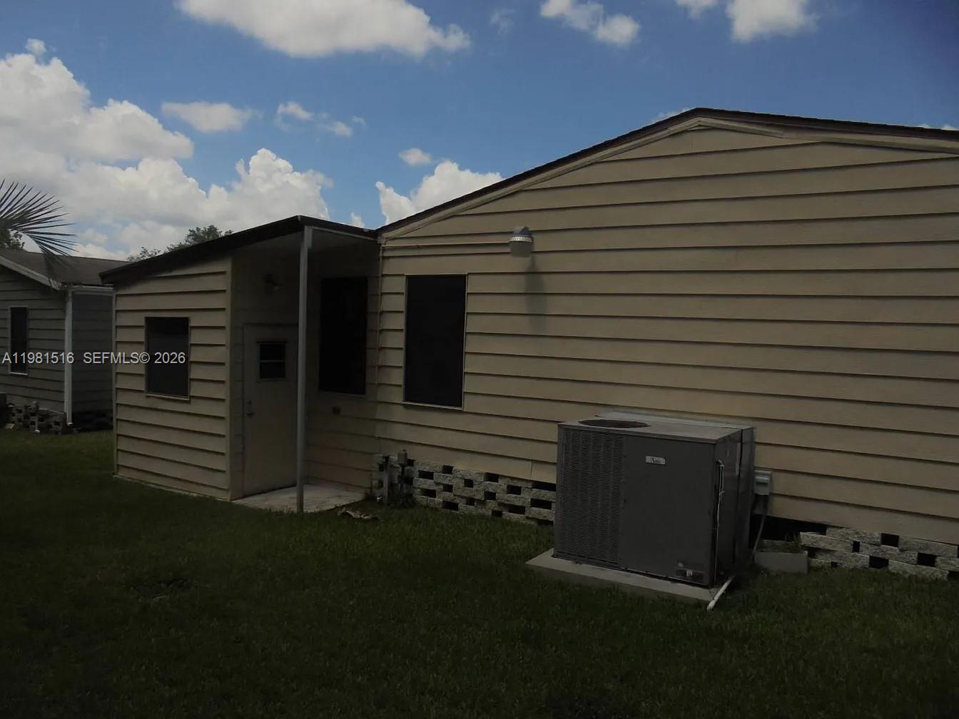 215 Laurelcrest Cir Valrico Other, FL 33594