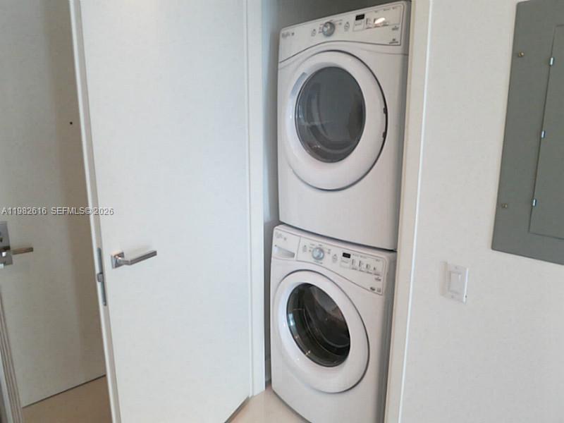 1300 Brickell Bay Dr #1100 Miami, FL 33131