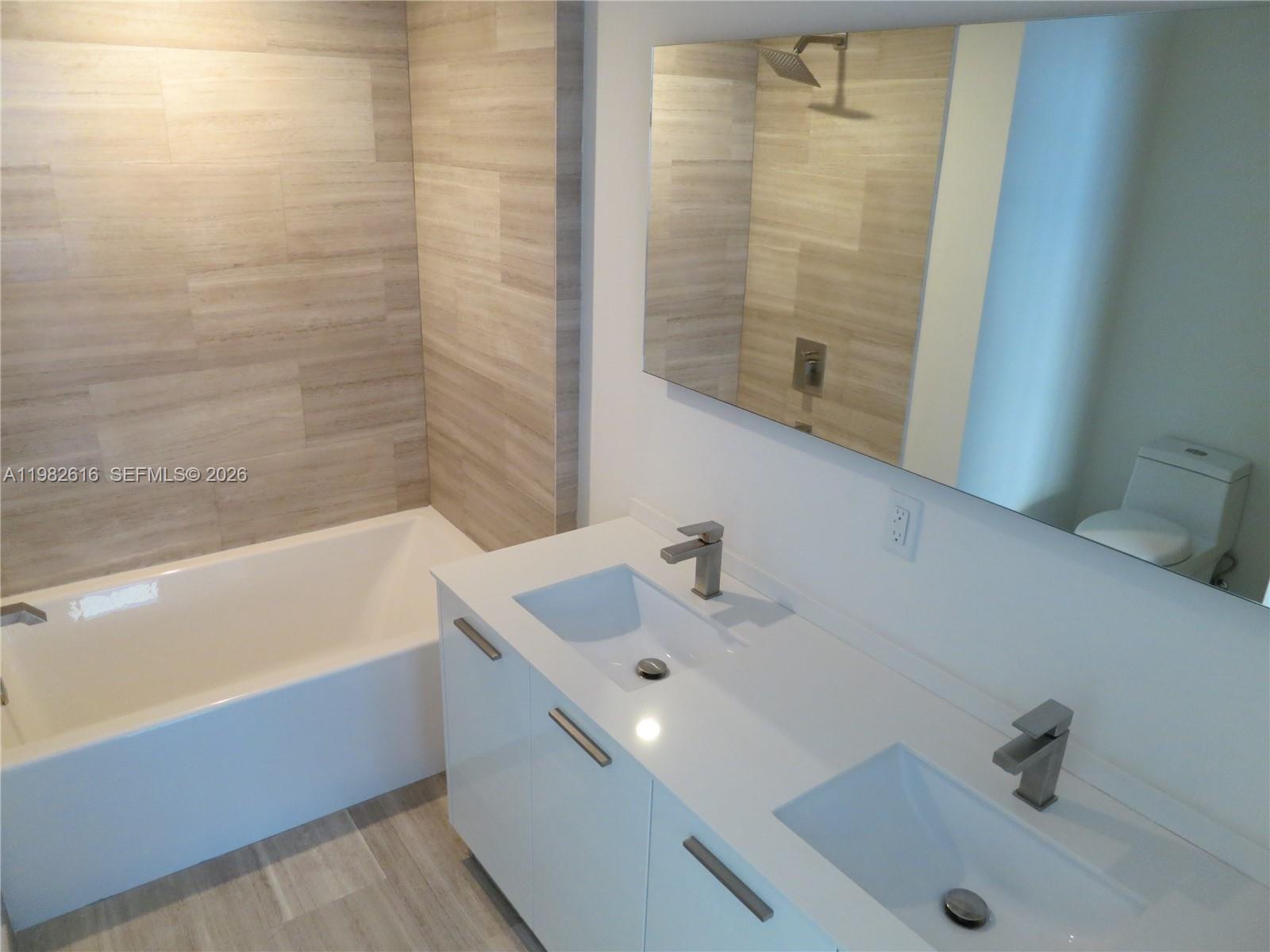 1300 Brickell Bay Dr #1100 Miami, FL 33131