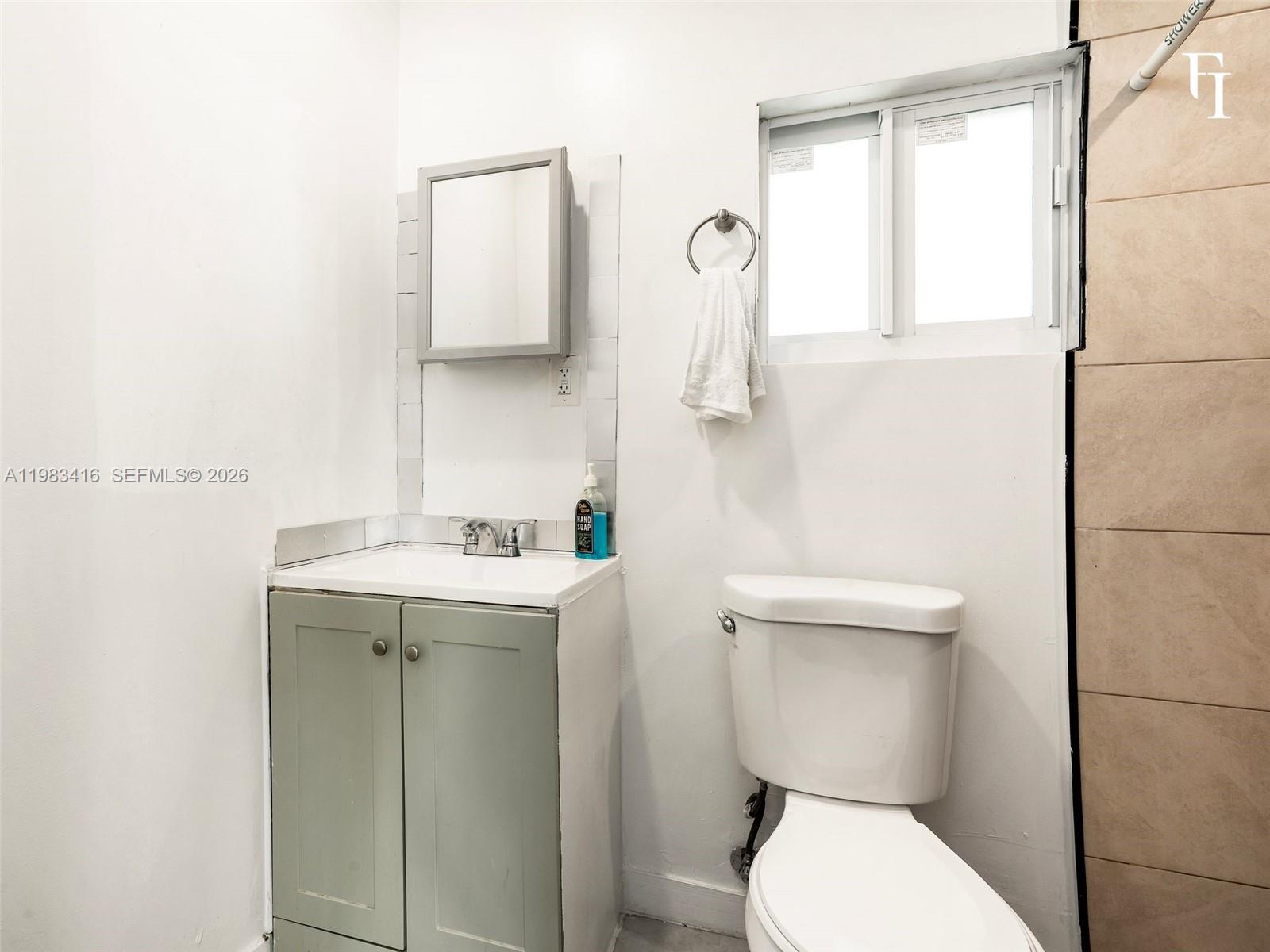 1195 NW 48th St Miami, FL 33127