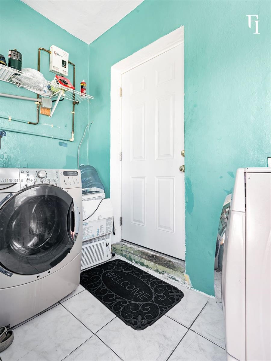 1195 NW 48th St Miami, FL 33127