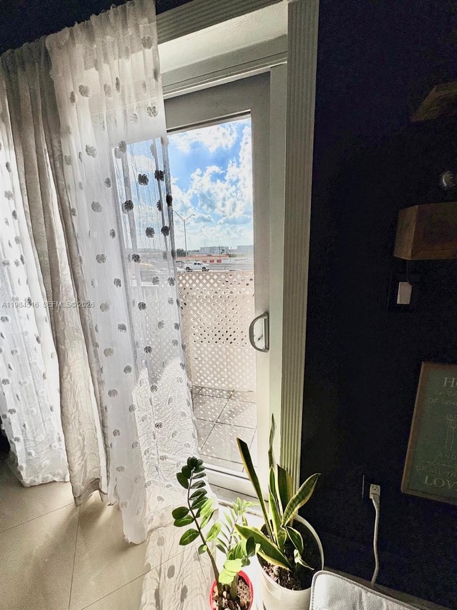 6175 W 20th Ave #309 Hialeah, FL 33012