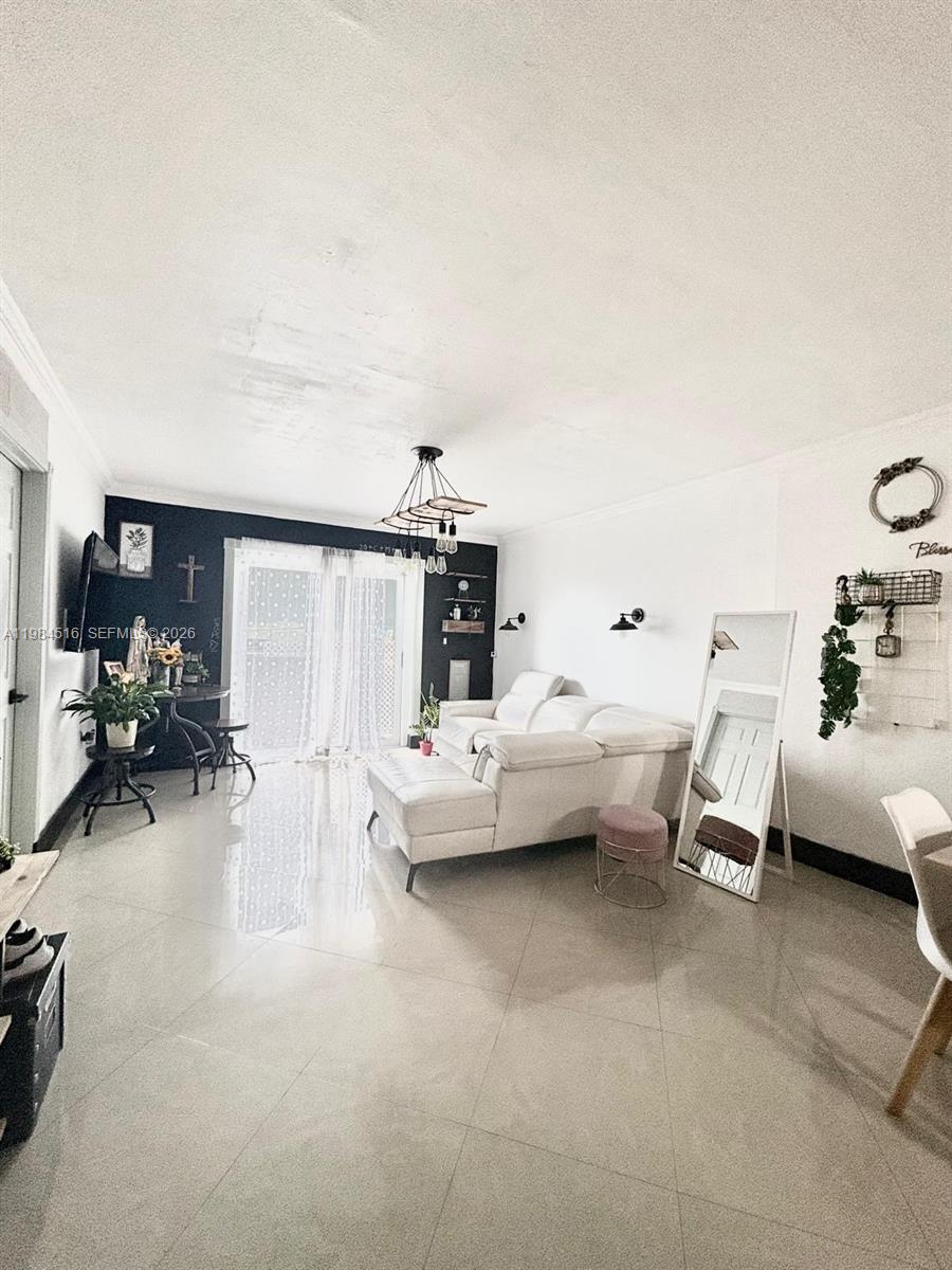 6175 W 20th Ave #309 Hialeah, FL 33012