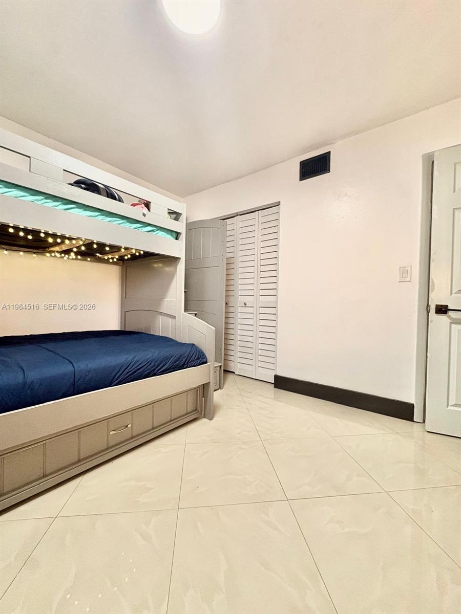 6175 W 20th Ave #309 Hialeah, FL 33012