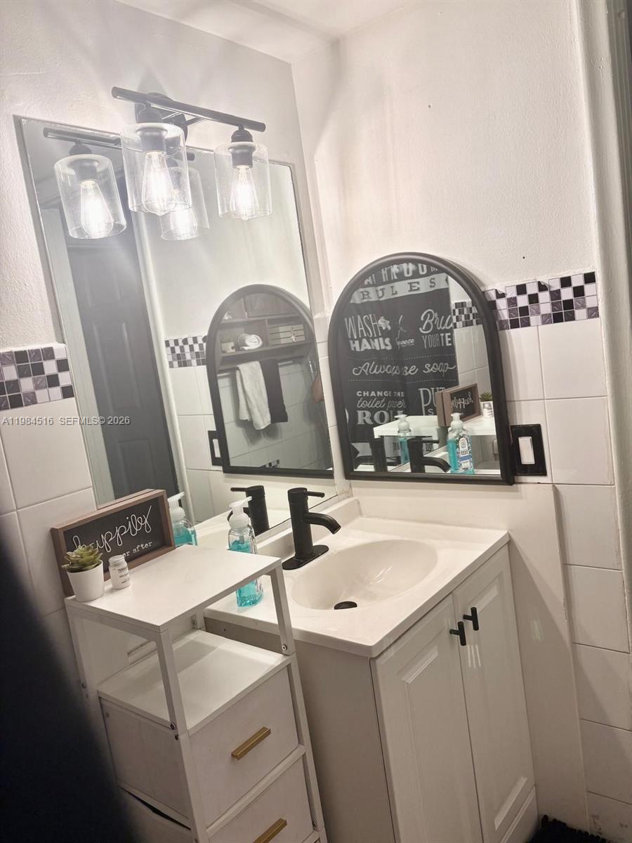 6175 W 20th Ave #309 Hialeah, FL 33012