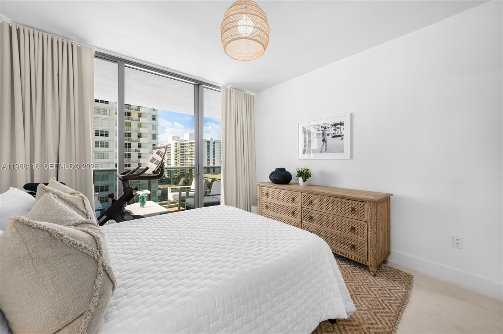 5875 Collins Ave #906 Miami Beach, FL 33140