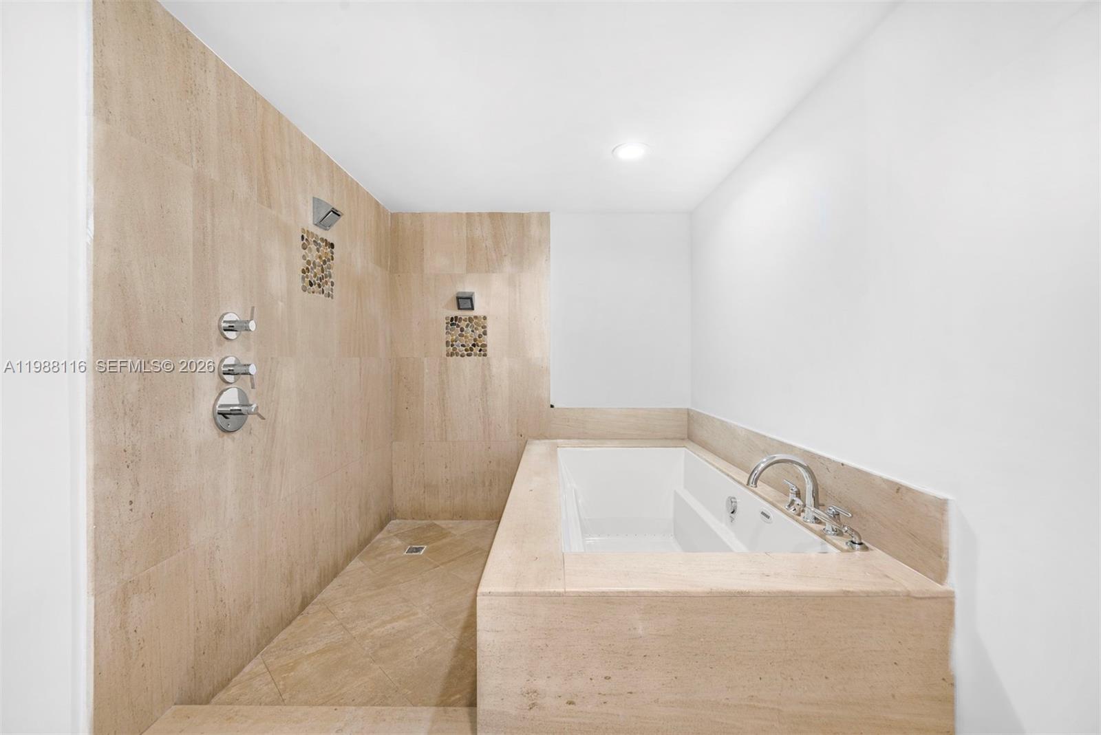 5875 Collins Ave #906 Miami Beach, FL 33140