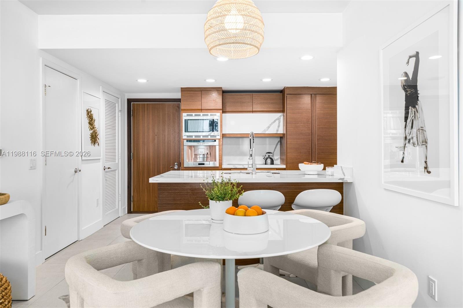 5875 Collins Ave #906 Miami Beach, FL 33140