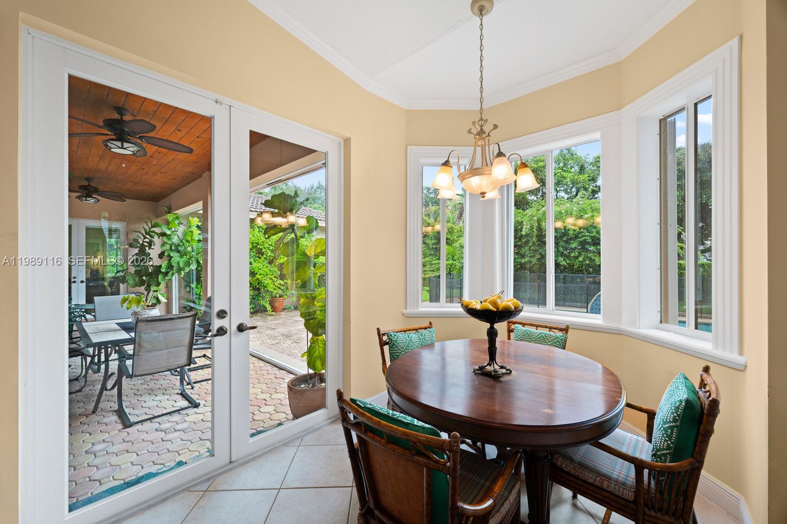 10621 SW 77th Ave Pinecrest, FL 33156