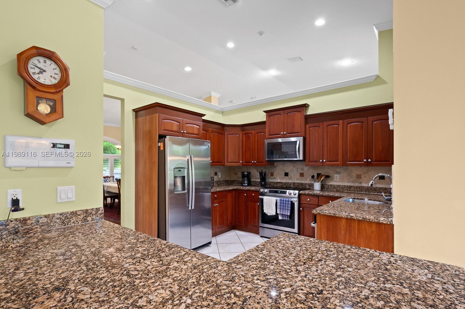 10621 SW 77th Ave Pinecrest, FL 33156