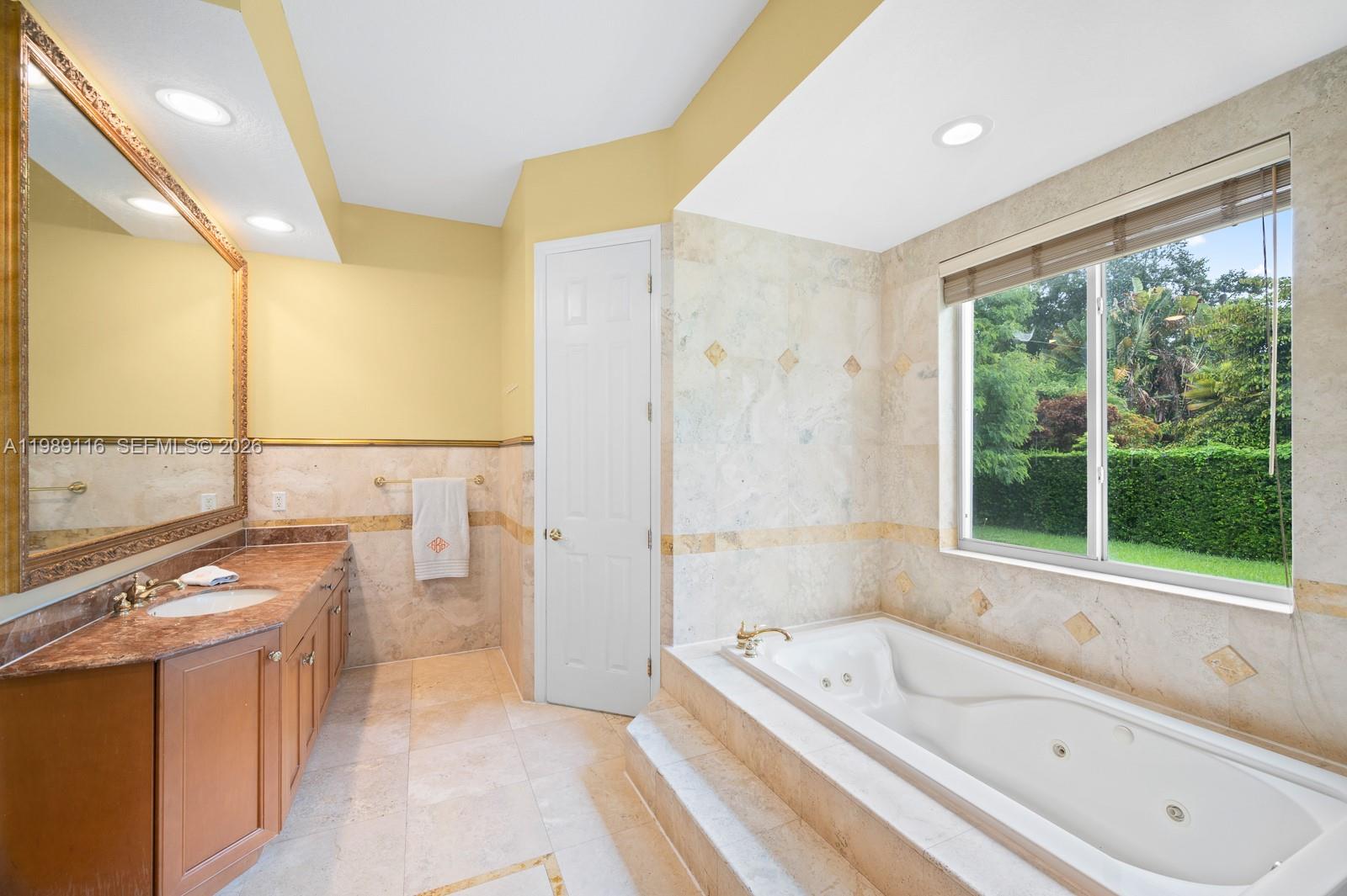 10621 SW 77th Ave Pinecrest, FL 33156