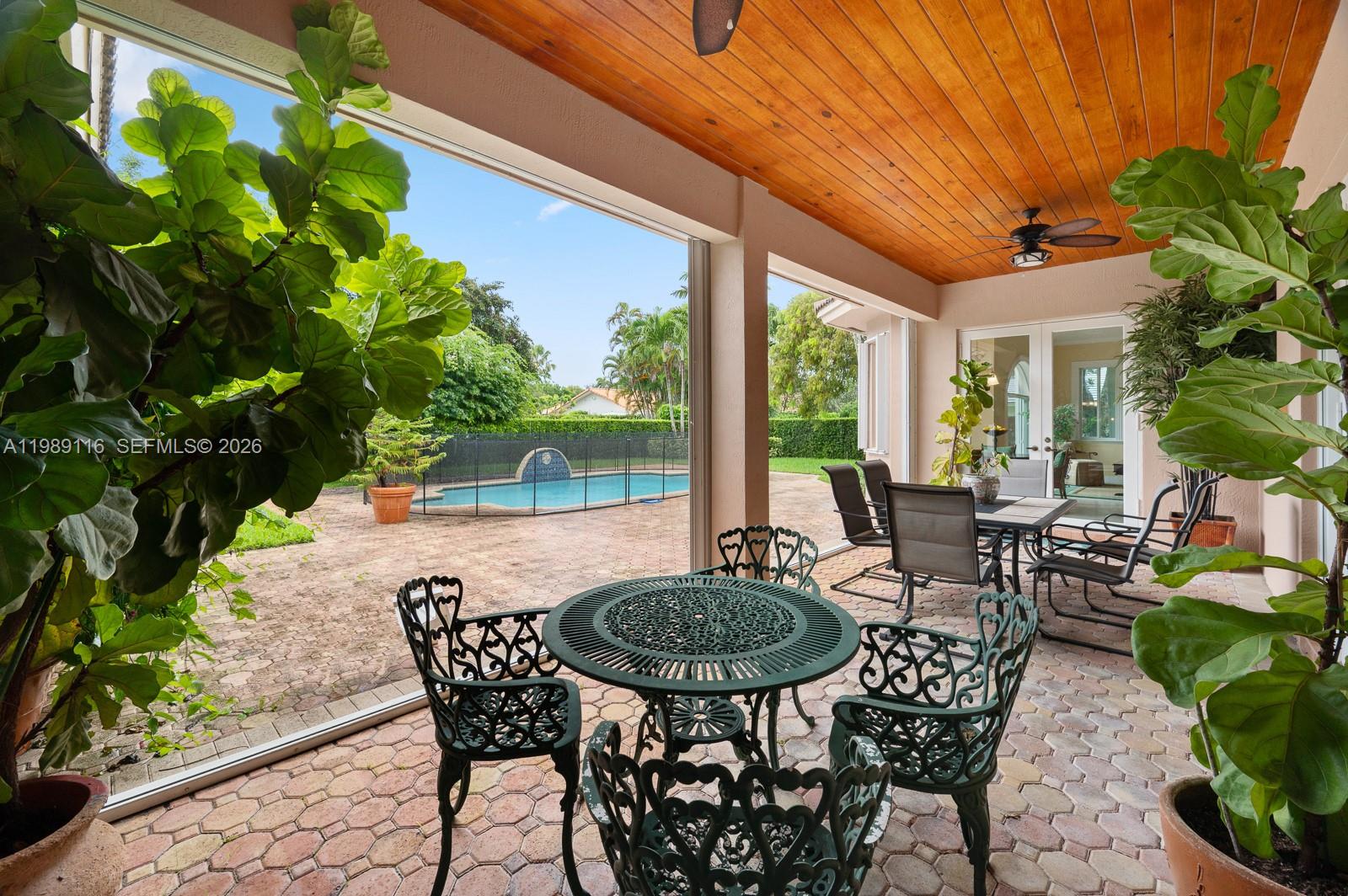 10621 SW 77th Ave Pinecrest, FL 33156