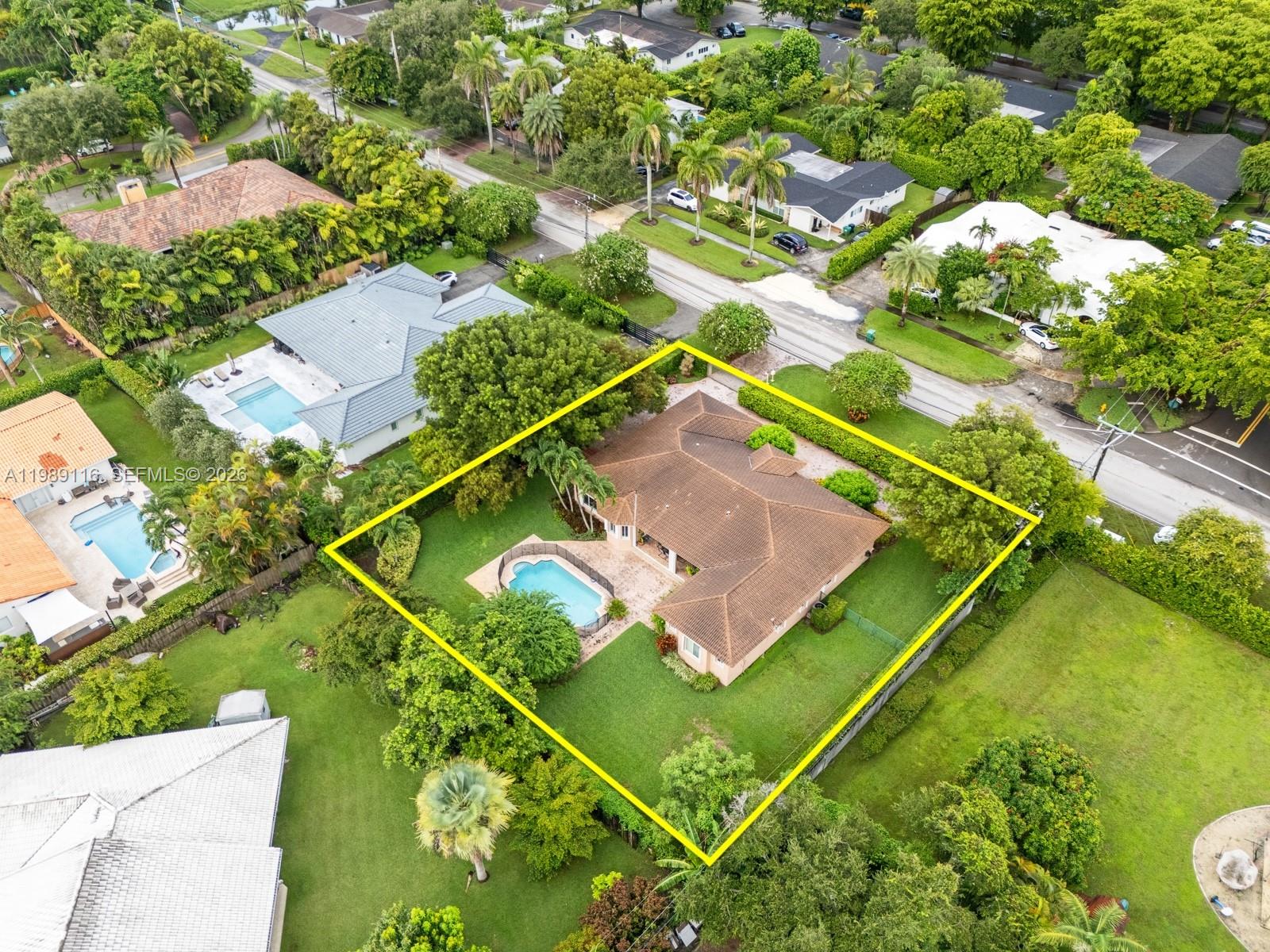 10621 SW 77th Ave Pinecrest, FL 33156