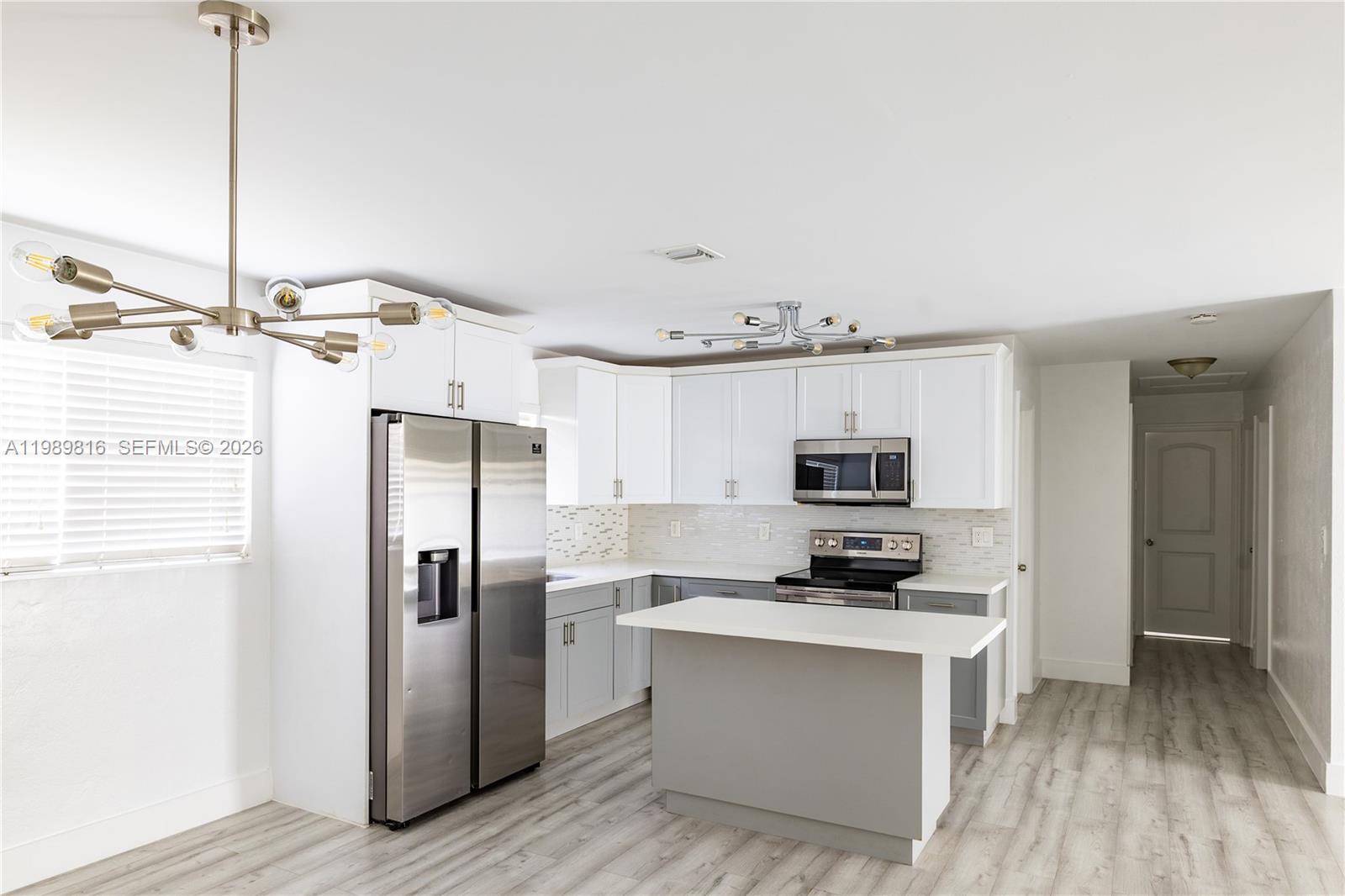 2455 Wiley Ct Hollywood, FL 33020