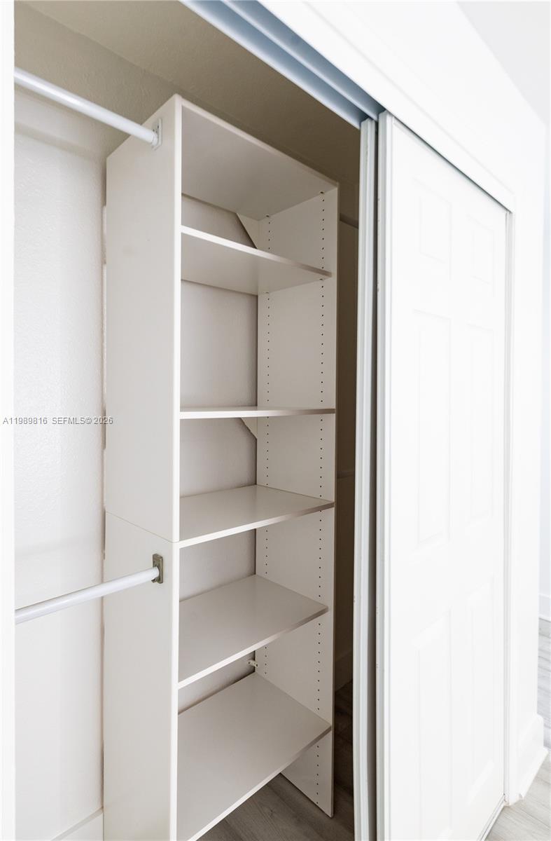 2455 Wiley Ct Hollywood, FL 33020