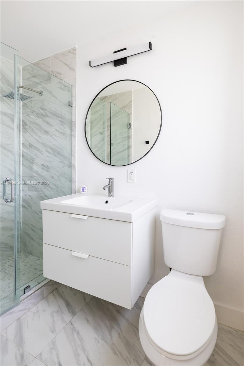 2455 Wiley Ct Hollywood, FL 33020