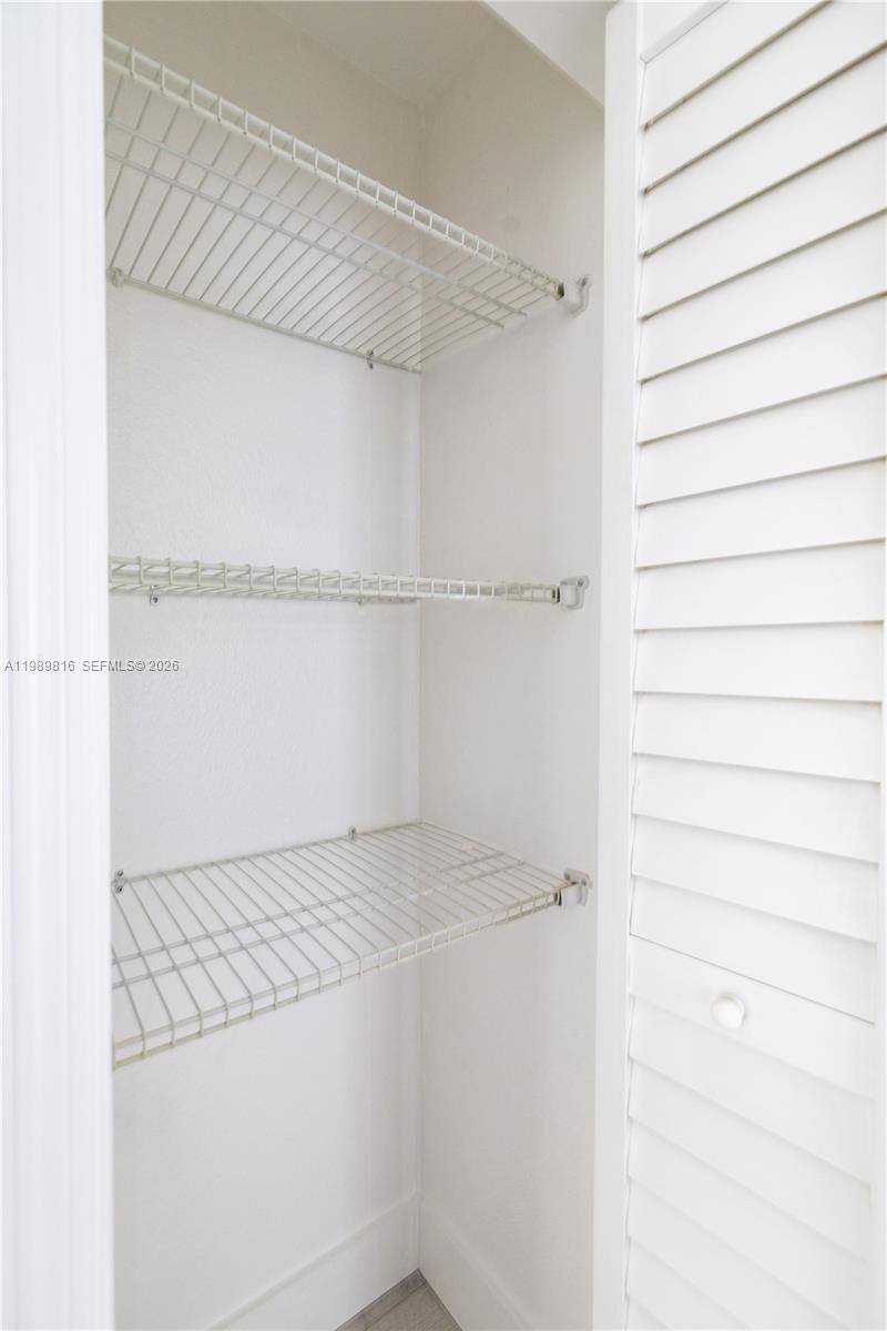 2455 Wiley Ct Hollywood, FL 33020