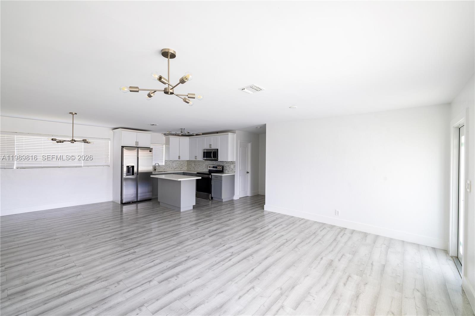 2455 Wiley Ct Hollywood, FL 33020